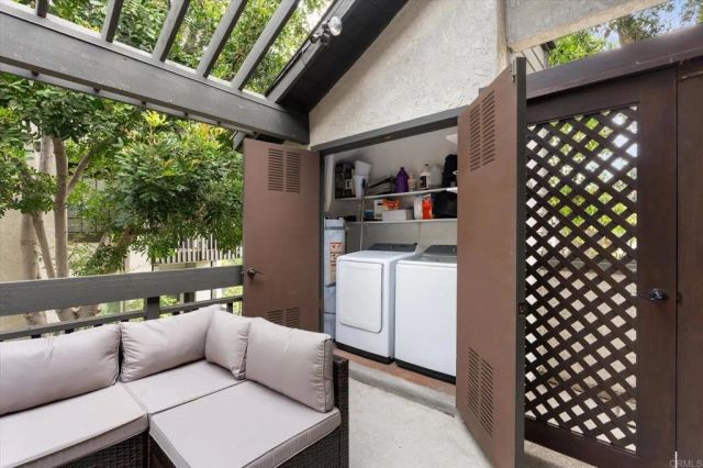 2524 W Macarthur Boulevard A, Santa Ana, CA 92704