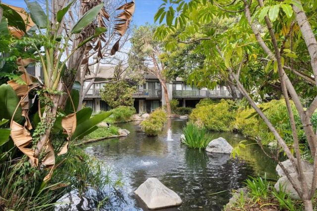 2524 W Macarthur Boulevard A, Santa Ana, CA 92704