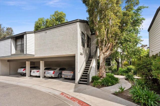 2524 W Macarthur Boulevard A, Santa Ana, CA 92704