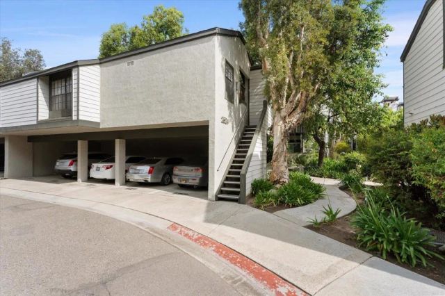 2524 W Macarthur Boulevard A, Santa Ana, CA 92704