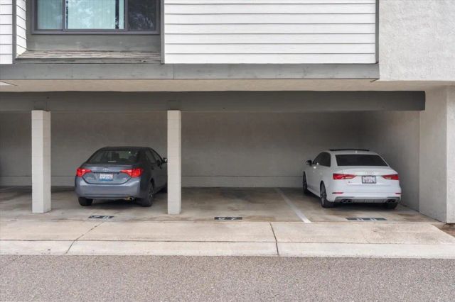 2524 W Macarthur Boulevard A, Santa Ana, CA 92704