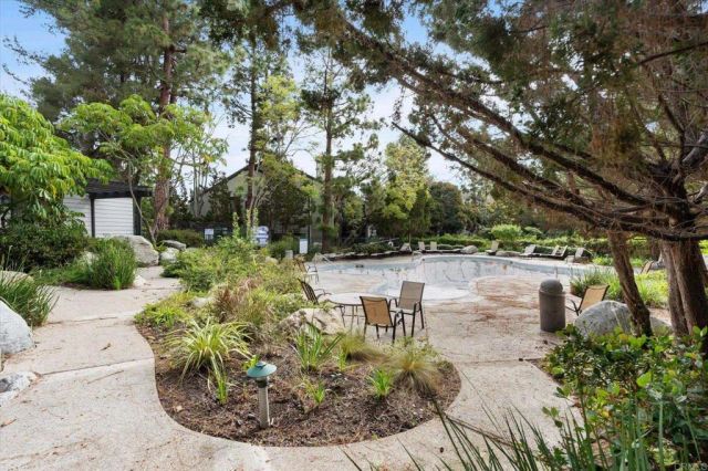 2524 W Macarthur Boulevard A, Santa Ana, CA 92704