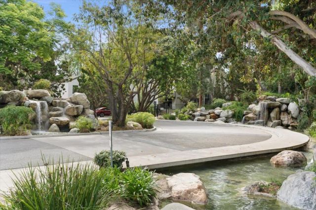 2524 W Macarthur Boulevard A, Santa Ana, CA 92704