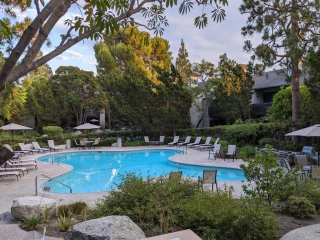 2524 W Macarthur Boulevard A, Santa Ana, CA 92704