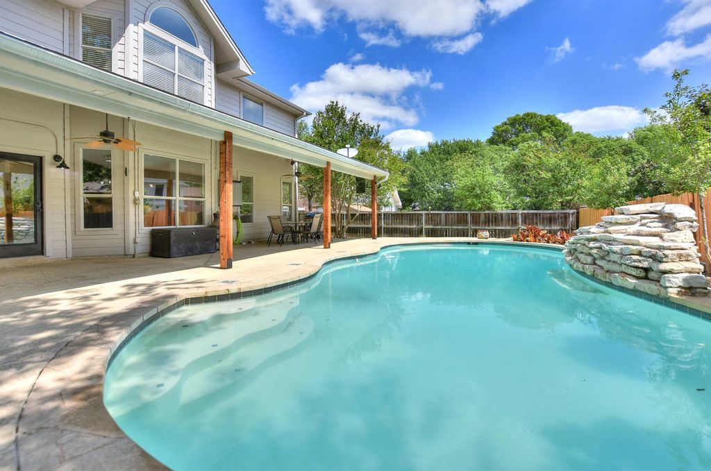 105 Brentwood DR, Georgetown, TX 78628