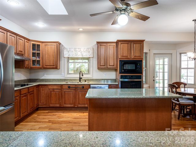 4 Dogwood Glen Circle, Etowah, NC 28729