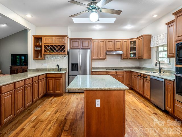 4 Dogwood Glen Circle, Etowah, NC 28729
