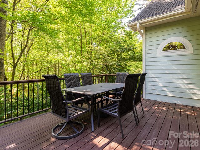 4 Dogwood Glen Circle, Etowah, NC 28729