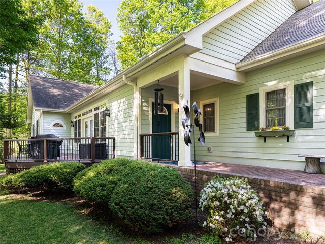 4 Dogwood Glen Circle, Etowah, NC 28729
