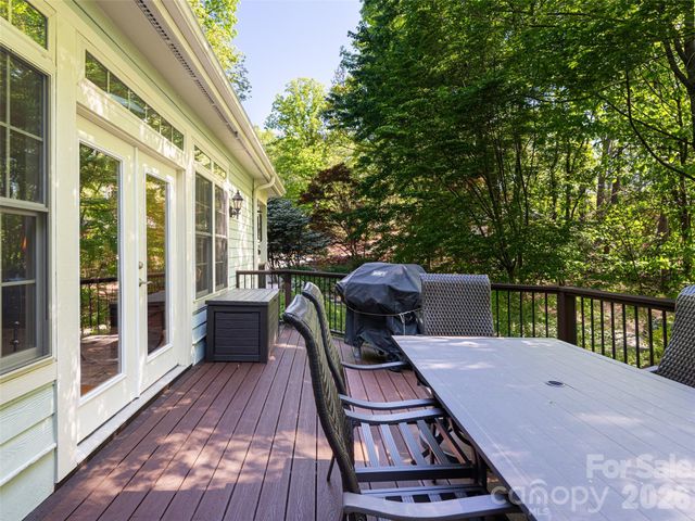 4 Dogwood Glen Circle, Etowah, NC 28729