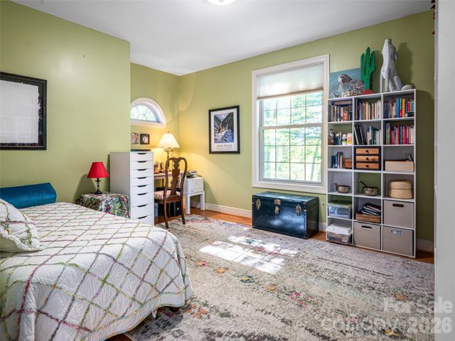 4 Dogwood Glen Circle, Etowah, NC 28729