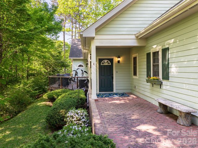 4 Dogwood Glen Circle, Etowah, NC 28729