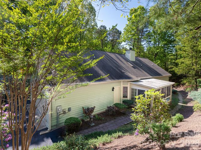 4 Dogwood Glen Circle, Etowah, NC 28729