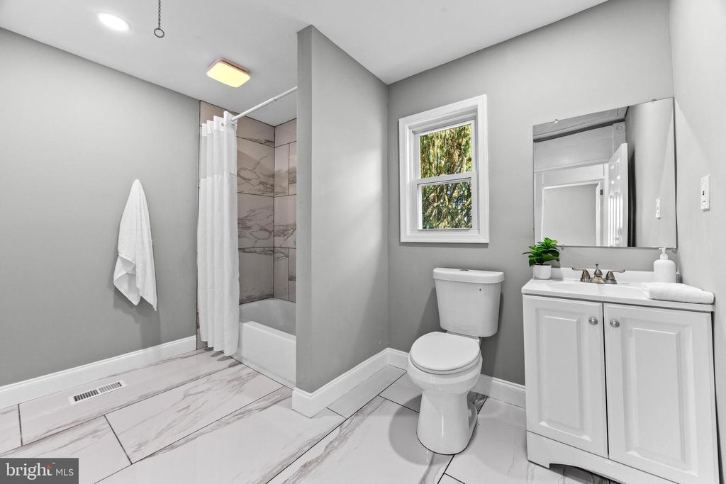 Image 32 of property listing at 1817 WINANS AVE, Halethorpe, MD 21227