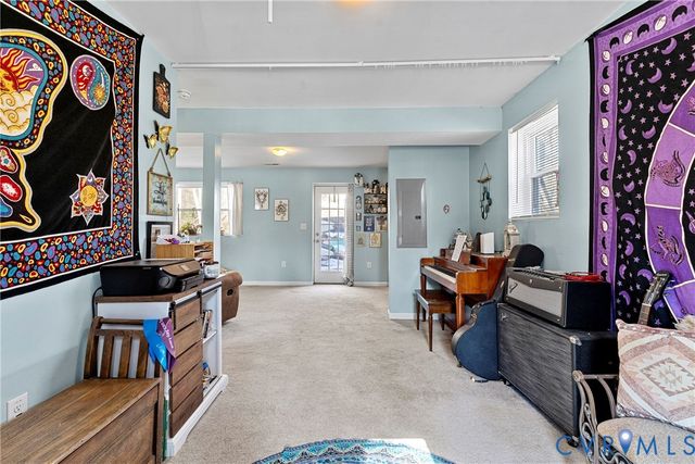 6000 Pine Rd, New Kent, VA 23141