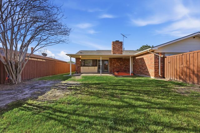 2913 Flagstone Drive, Garland, TX 75044