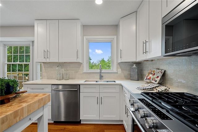 12461 W 154th Terrace, Overland Park, KS 66221