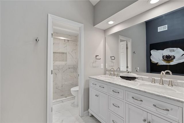 12461 W 154th Terrace, Overland Park, KS 66221