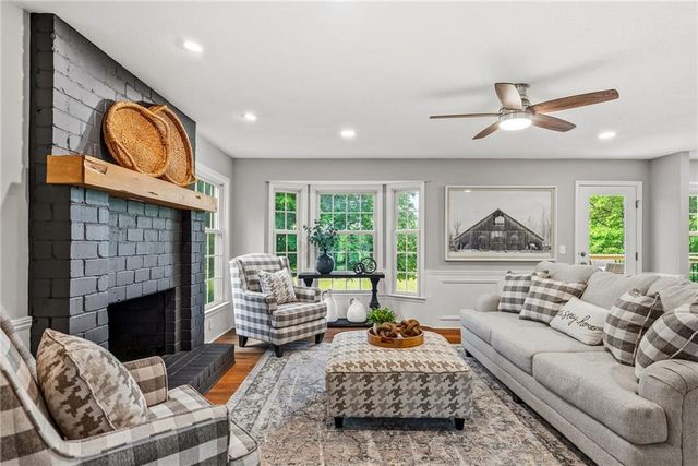 12461 W 154th Terrace, Overland Park, KS 66221