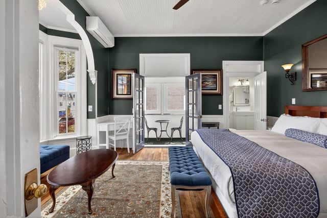 164 Commercial Street, Provincetown, MA 02657