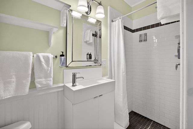 164 Commercial Street, Provincetown, MA 02657