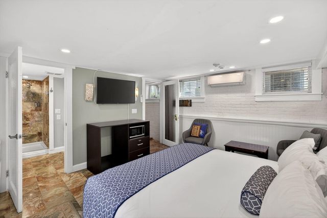 164 Commercial Street, Provincetown, MA 02657