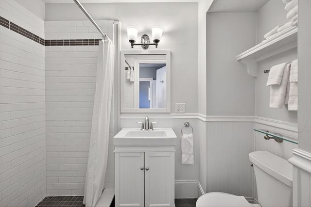164 Commercial Street, Provincetown, MA 02657