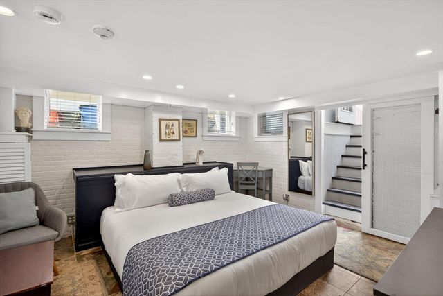 164 Commercial Street, Provincetown, MA 02657