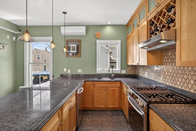 164 Commercial Street, Provincetown, MA 02657
