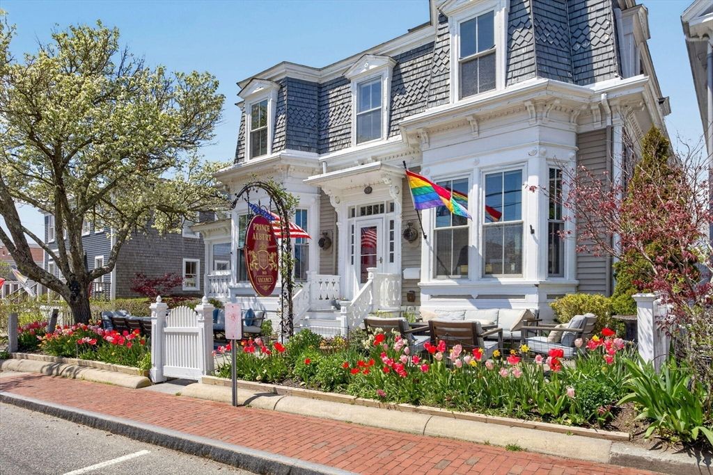 164 Commercial Street, Provincetown, MA 02657
