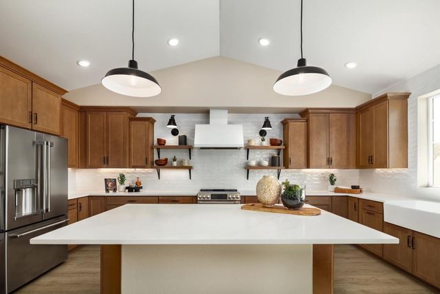 7998 Cottonwood Dr, Friant, CA 93626