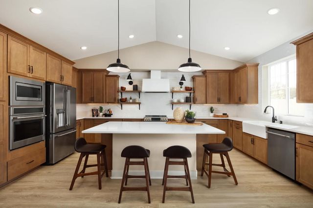 7998 Cottonwood Dr, Friant, CA 93626
