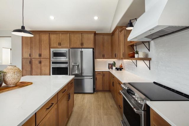 7998 Cottonwood Dr, Friant, CA 93626