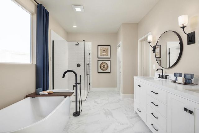 7998 Cottonwood Dr, Friant, CA 93626