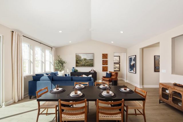7998 Cottonwood Dr, Friant, CA 93626