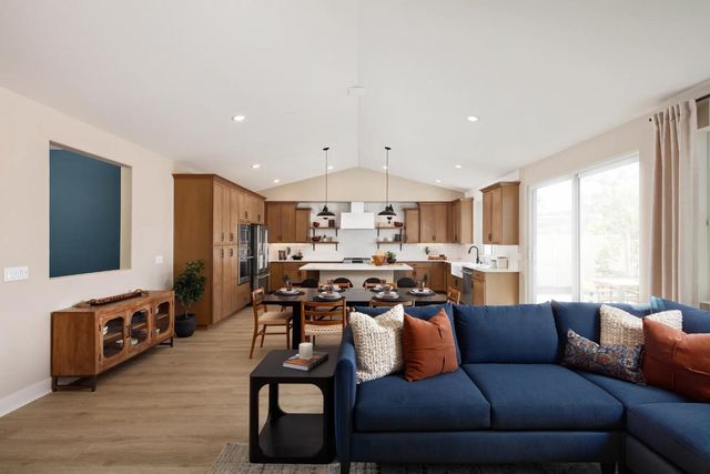 7998 Cottonwood Dr, Friant, CA 93626