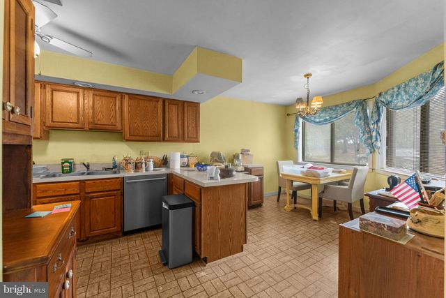 11611 CLUBHOUSE CT, Reston, VA 20190