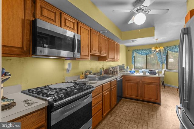 11611 CLUBHOUSE CT, Reston, VA 20190