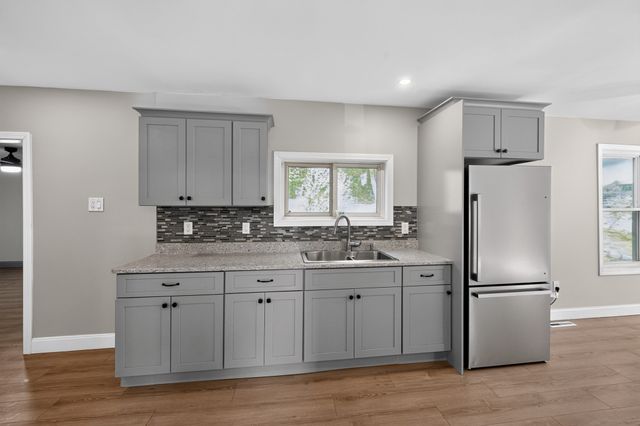 9 Highland St, Boylston, MA 01505