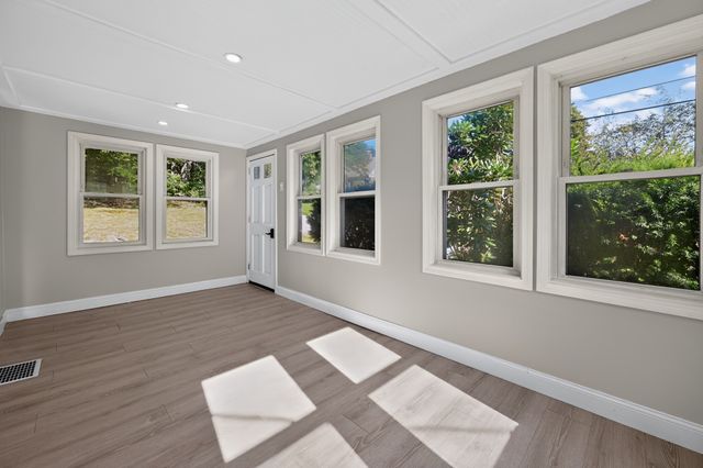 9 Highland St, Boylston, MA 01505