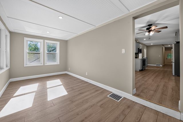 9 Highland St, Boylston, MA 01505
