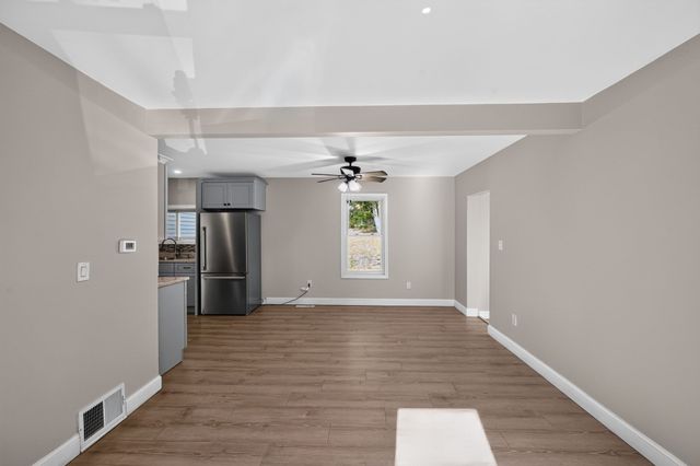 9 Highland St, Boylston, MA 01505