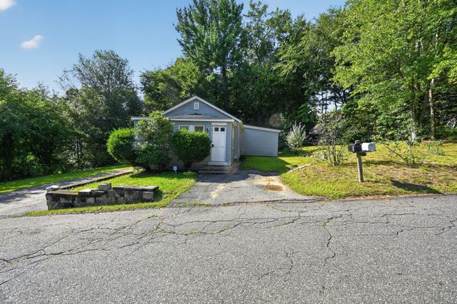 9 Highland St, Boylston, MA 01505