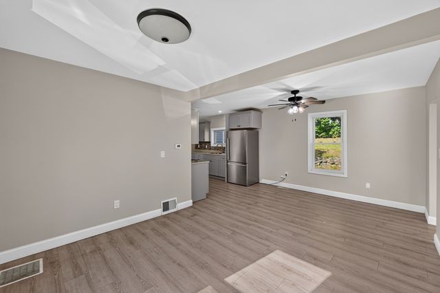 9 Highland St, Boylston, MA 01505