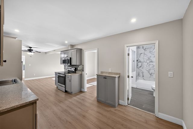 9 Highland St, Boylston, MA 01505
