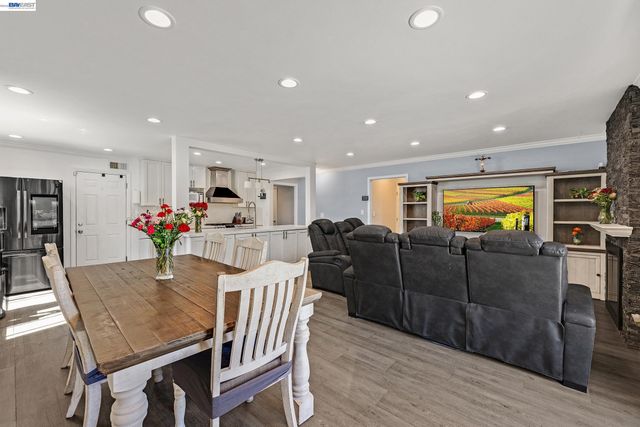 30532 Carroll Ave, Hayward, CA 94544