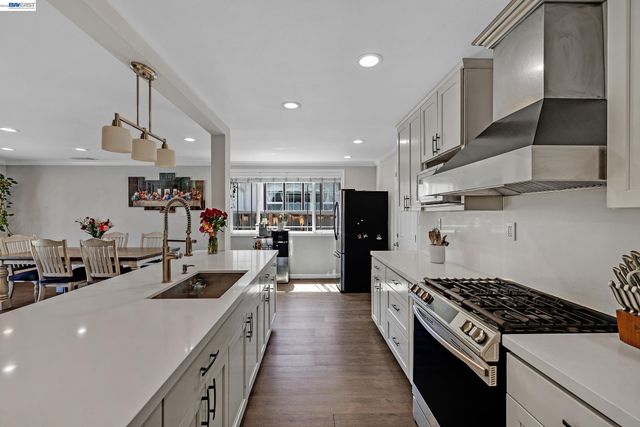 30532 Carroll Ave, Hayward, CA 94544