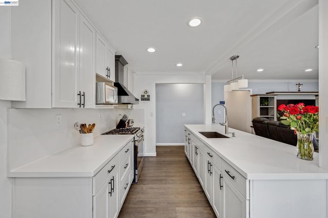 30532 Carroll Ave, Hayward, CA 94544