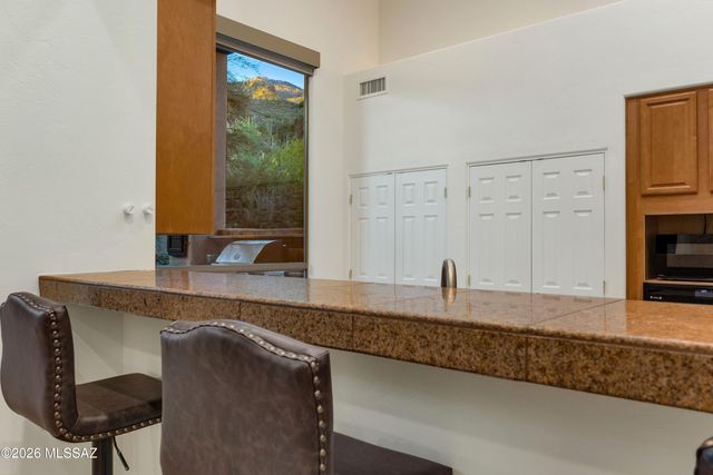 6881 E Desert Wind Court, Tucson, AZ 85750