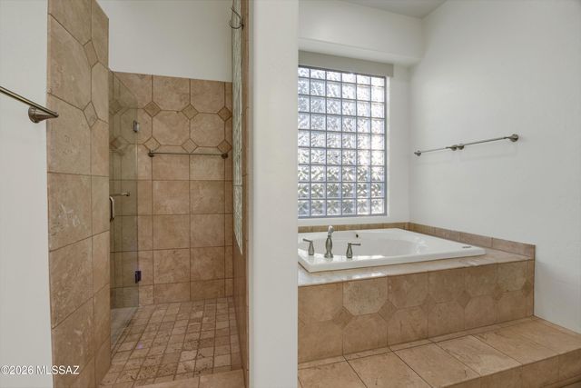 6881 E Desert Wind Court, Tucson, AZ 85750